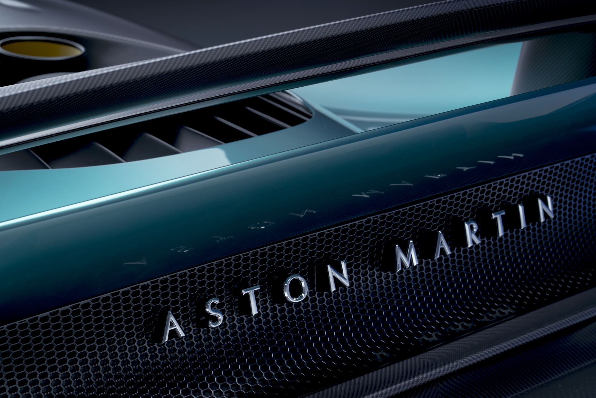 Aston Martin Valhalla (2021)