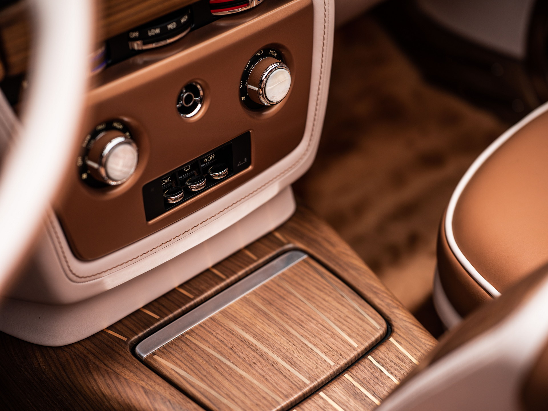 Кабриолет Rolls Royce Boat Tail