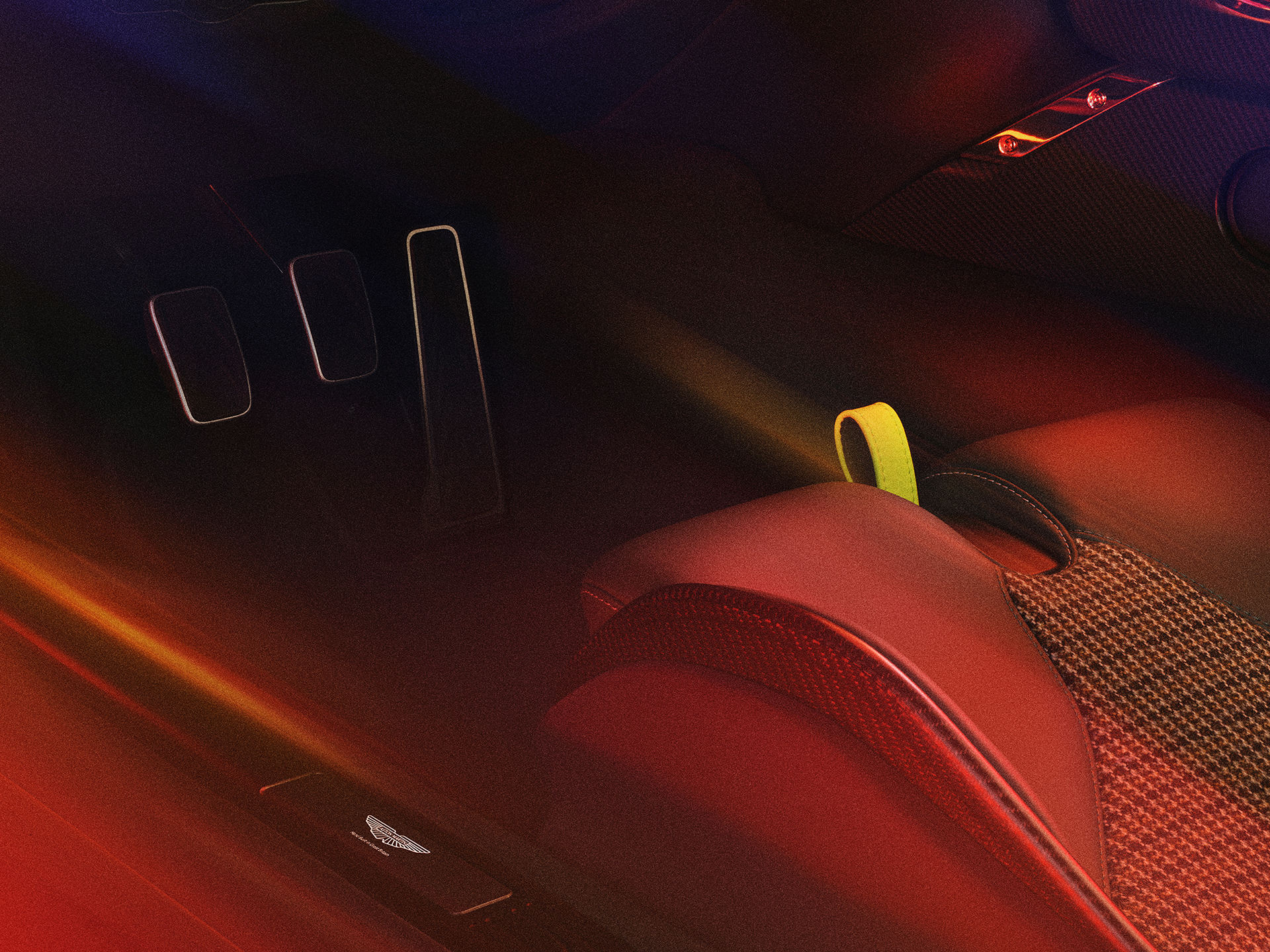 Aston Martin Valour (2023)