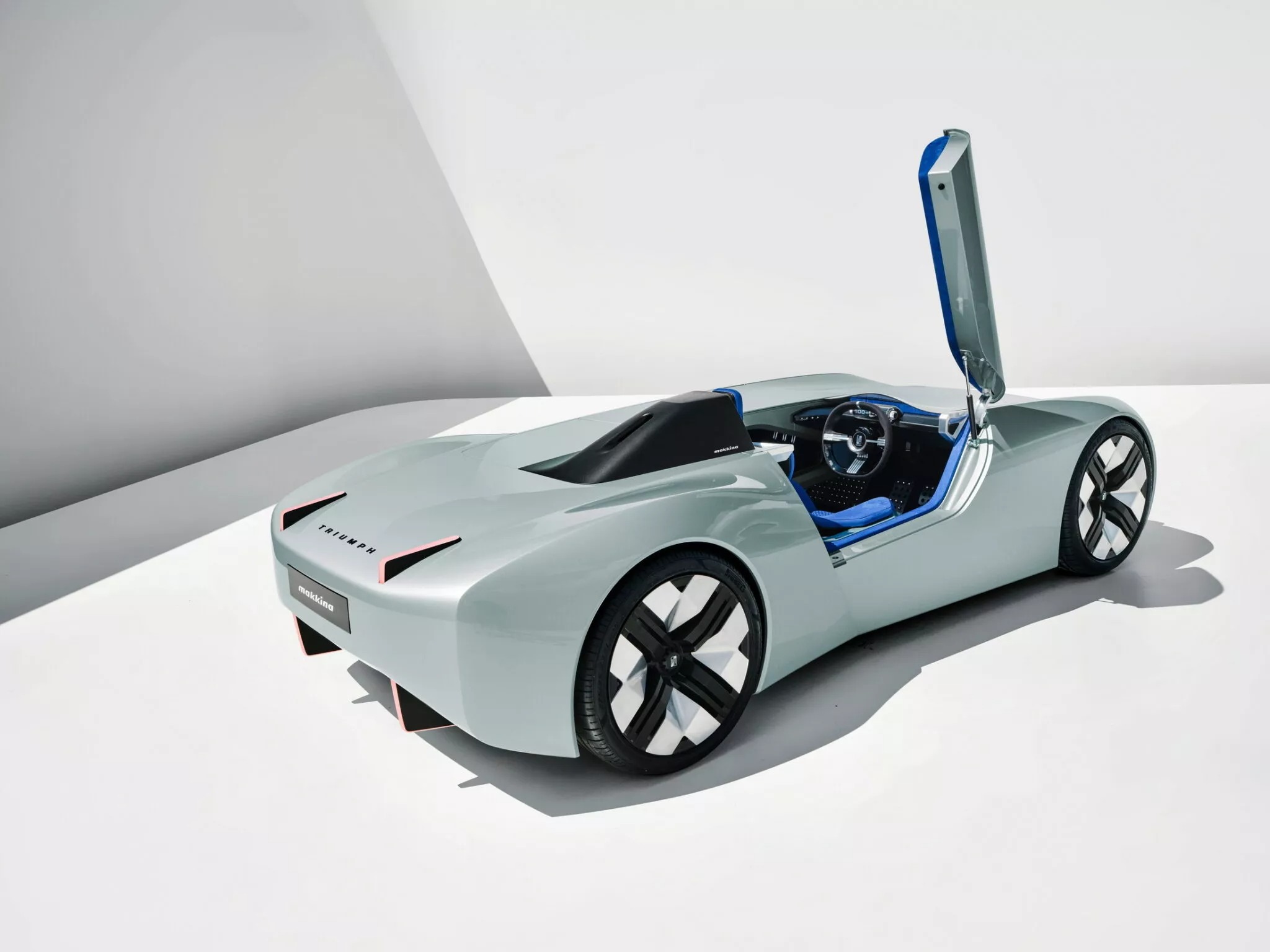 Triumph TR25 by Makkina (2023)