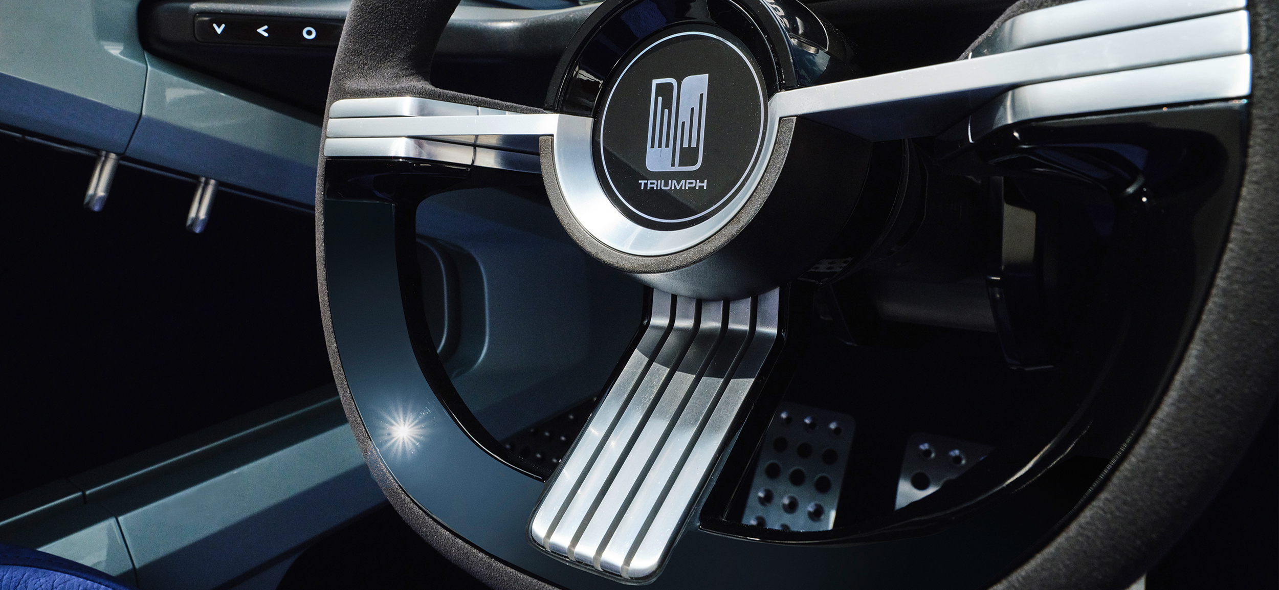 Triumph TR25 by Makkina (2023) – Interior