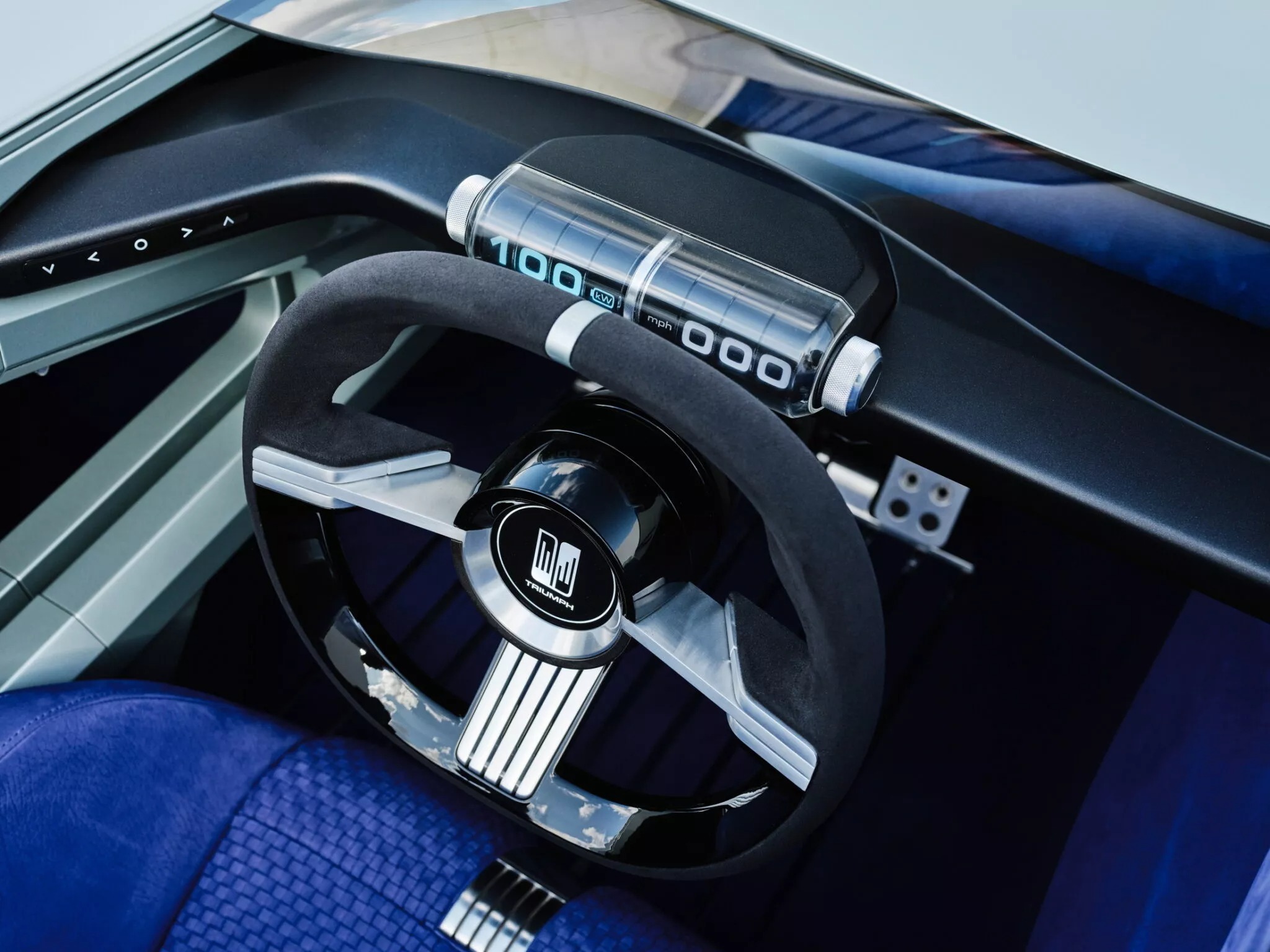 Triumph TR25 by Makkina (2023) – Interior