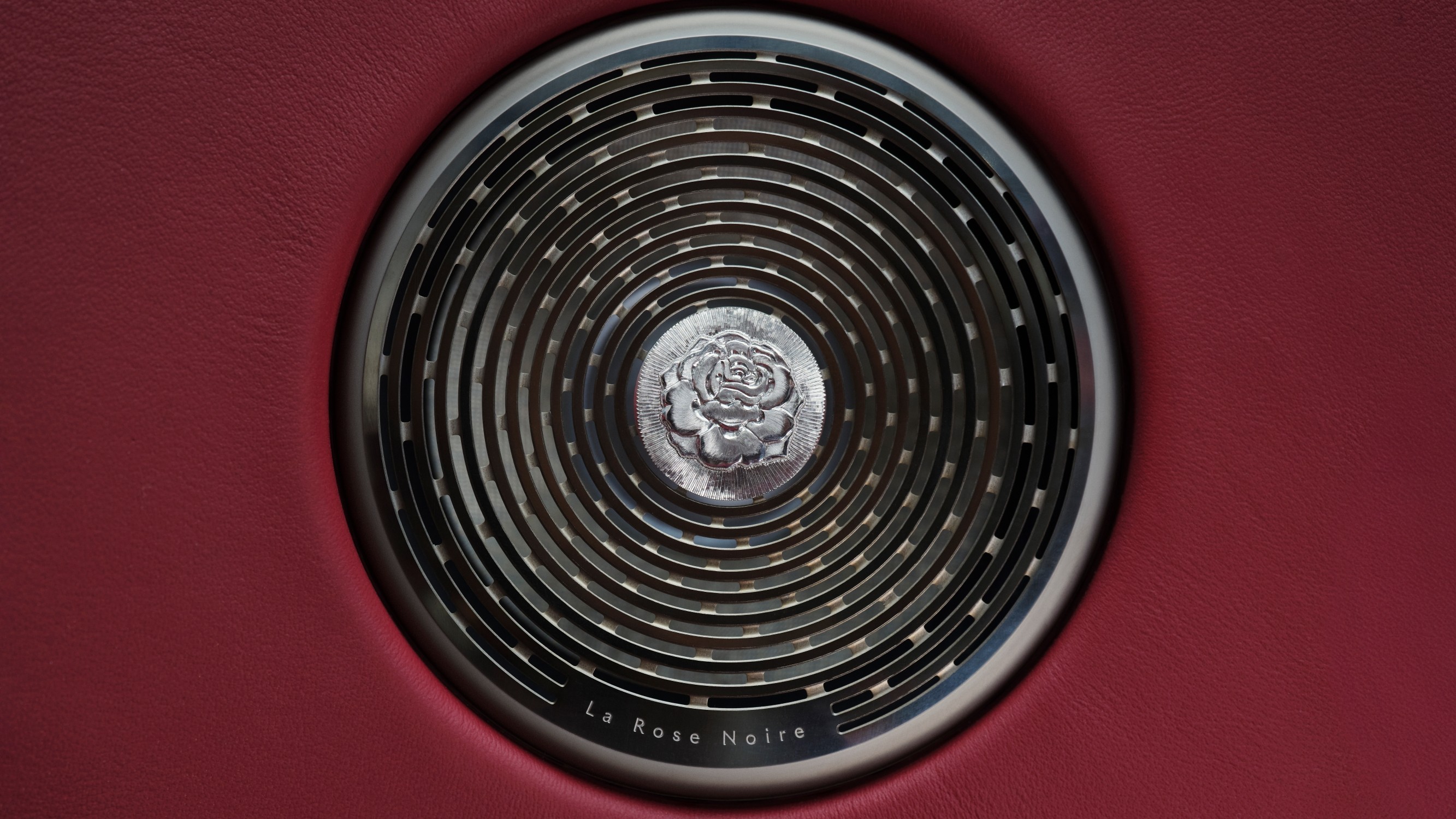 Rolls-Royce La Rose Noire Droptail (2023)