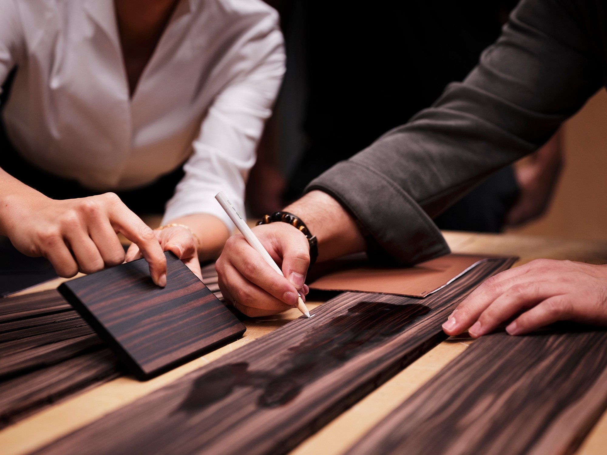 Rolls-Royce Amethyst Droptail (2023) – Wood, Leather and Metal