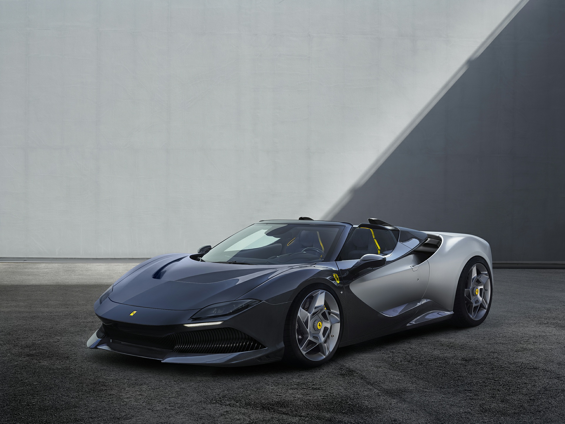 Ferrari SP-8 (2023)