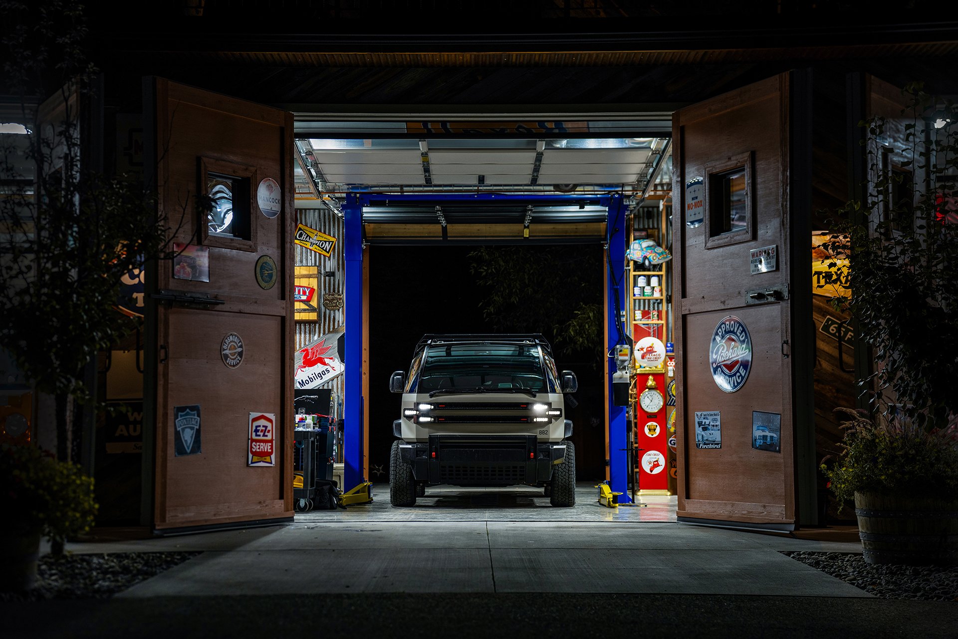 Canoo American Bulldog (2023): Tough Military-Themed Electric Pickup