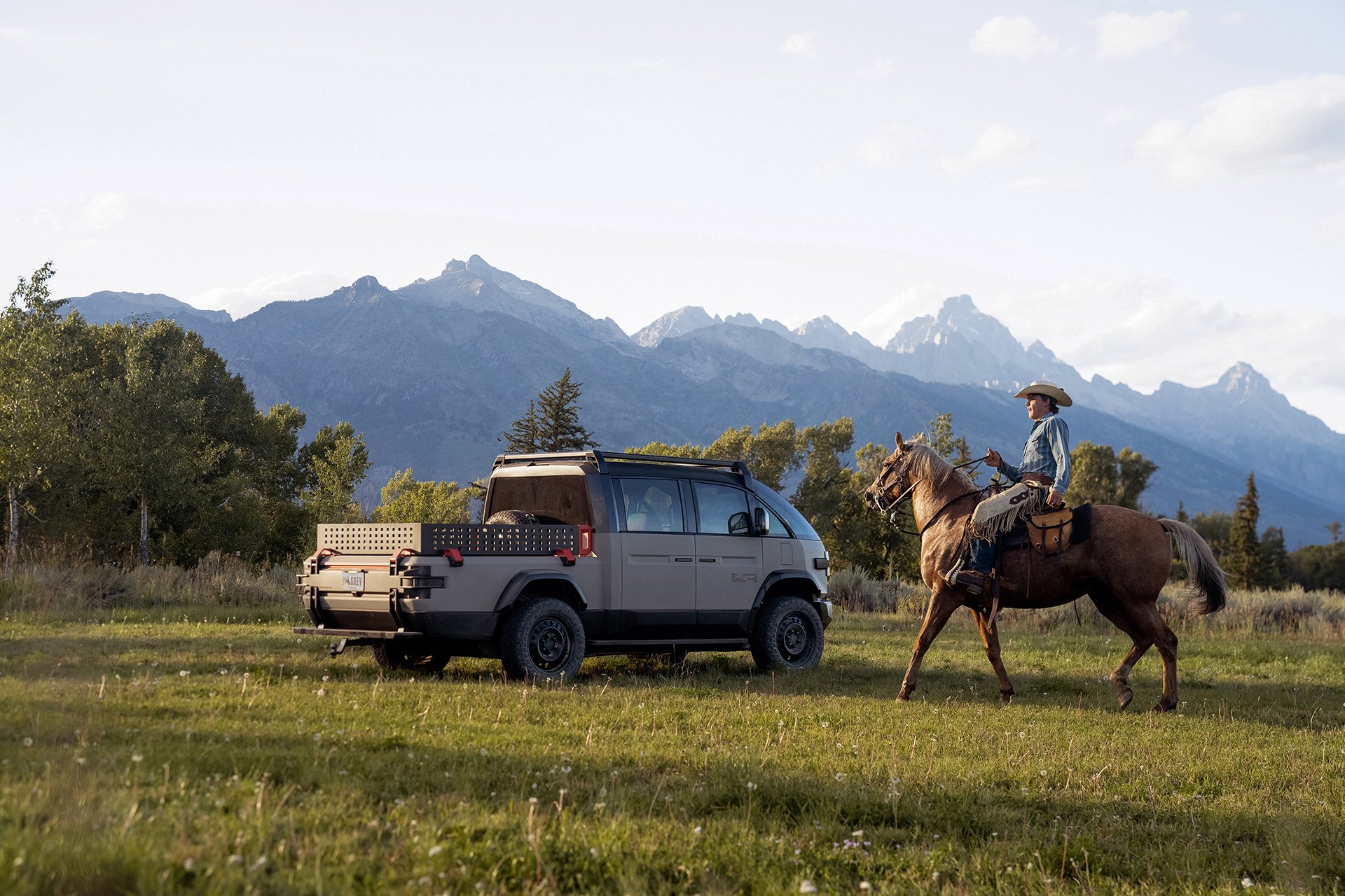 Canoo American Bulldog (2023): Tough Military-Themed Electric Pickup