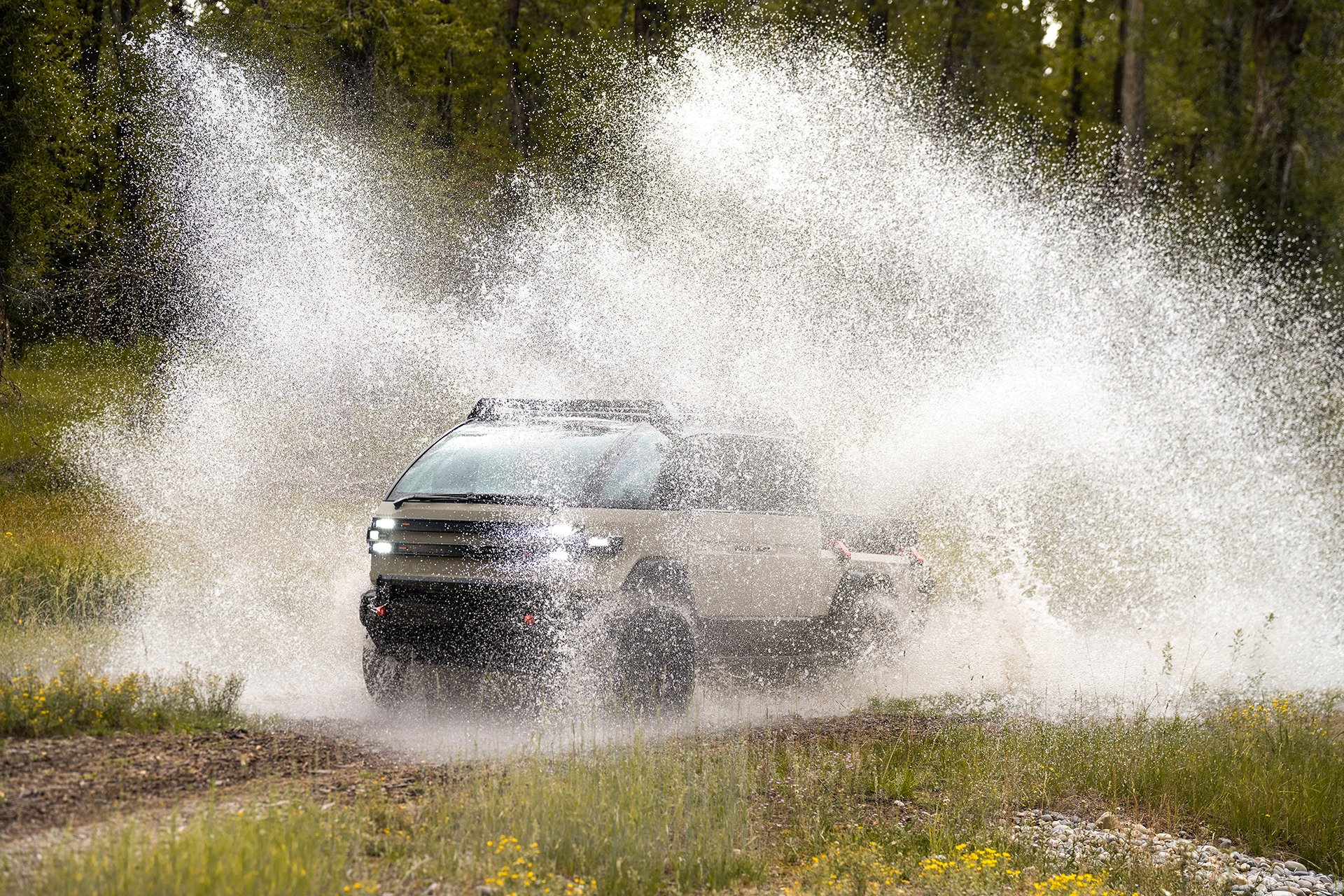 Canoo American Bulldog (2023): Tough Military-Themed Electric Pickup