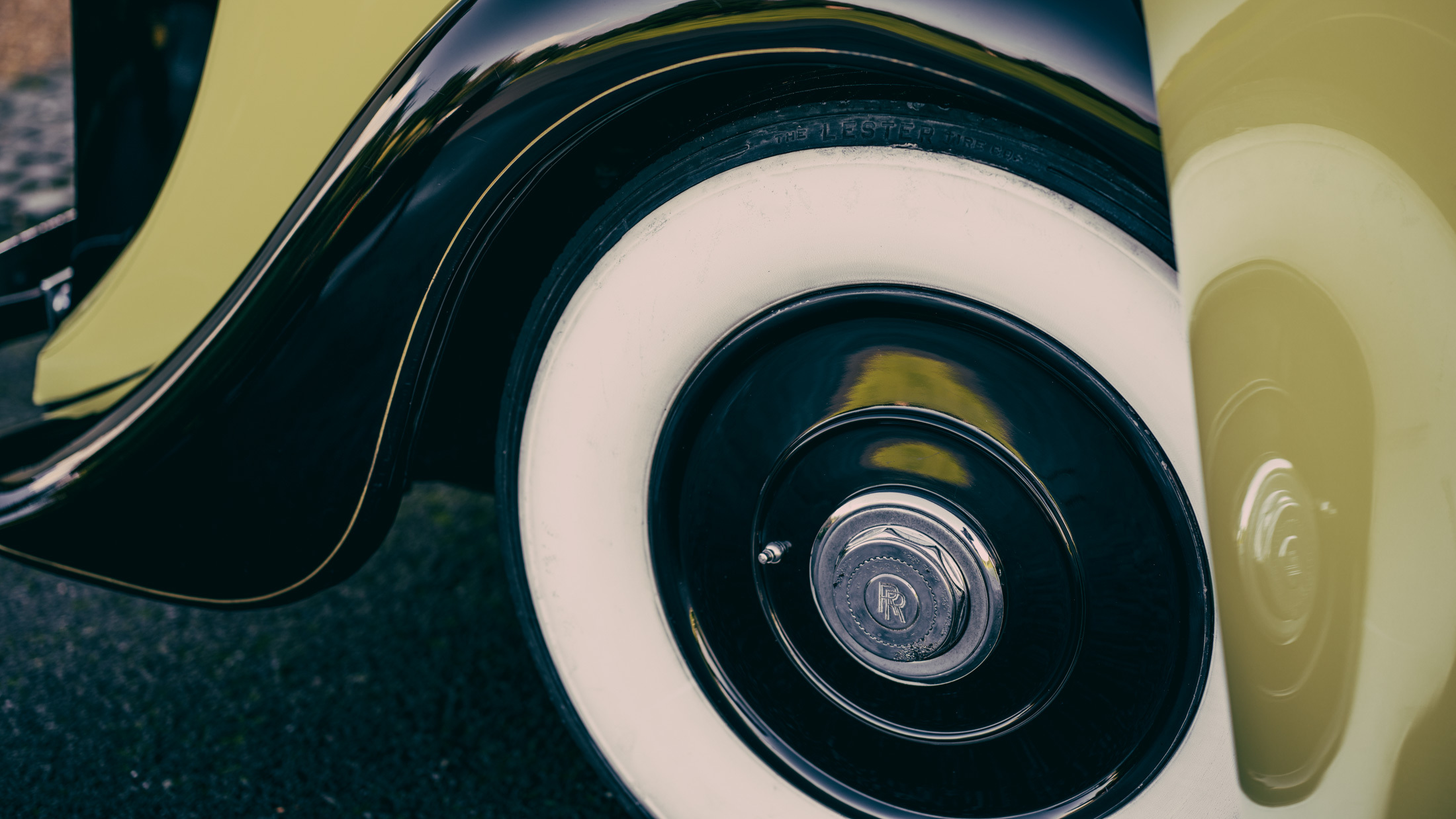 Rolls-Royce Phantom ‘Goldfinger’ (2024) – Auric Goldfinger’s 1937 Phantom III Sedanca de Ville