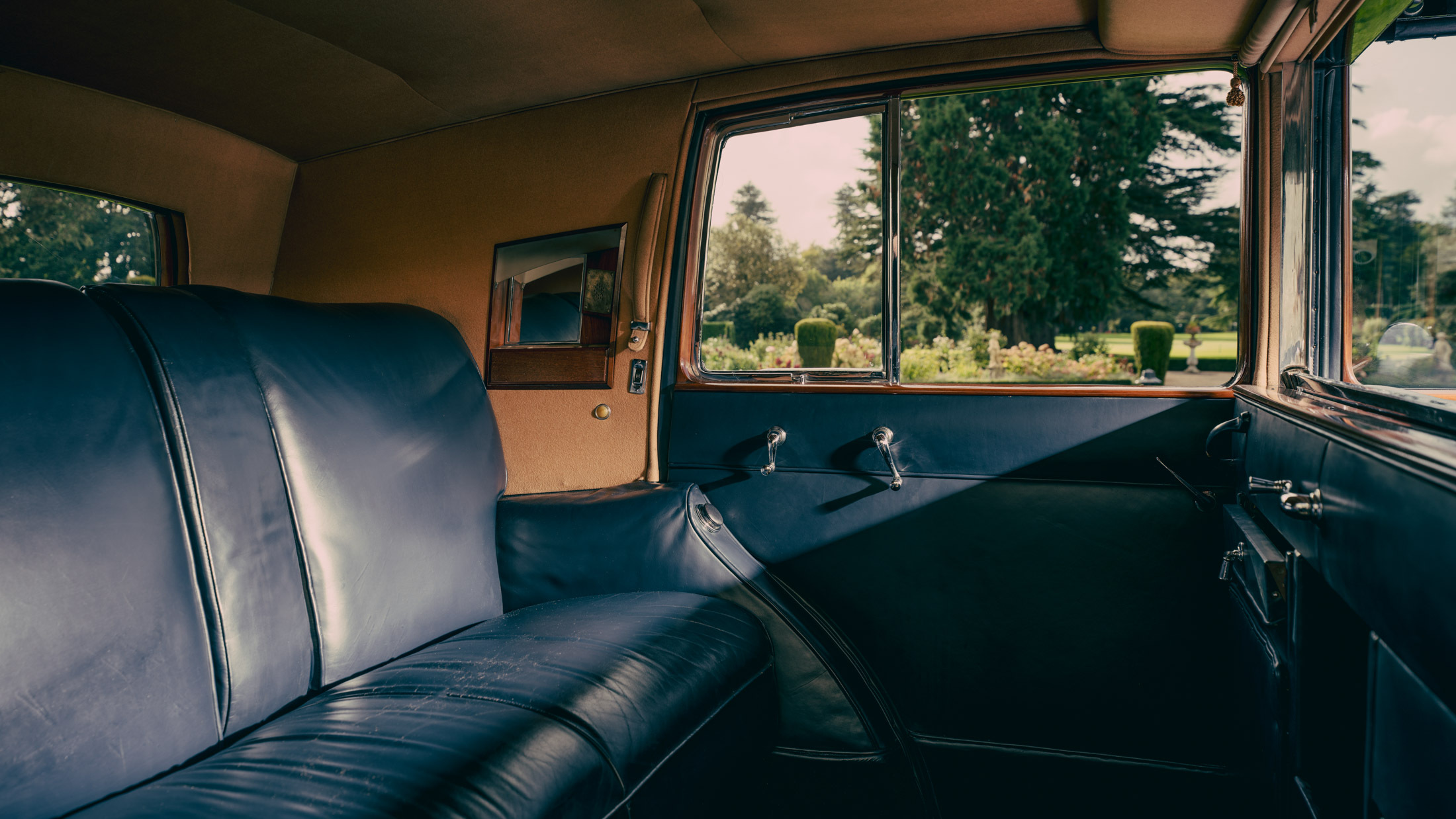 Rolls-Royce Phantom ‘Goldfinger’ (2024) – Auric Goldfinger’s 1937 Phantom III Sedanca de Ville – Interior
