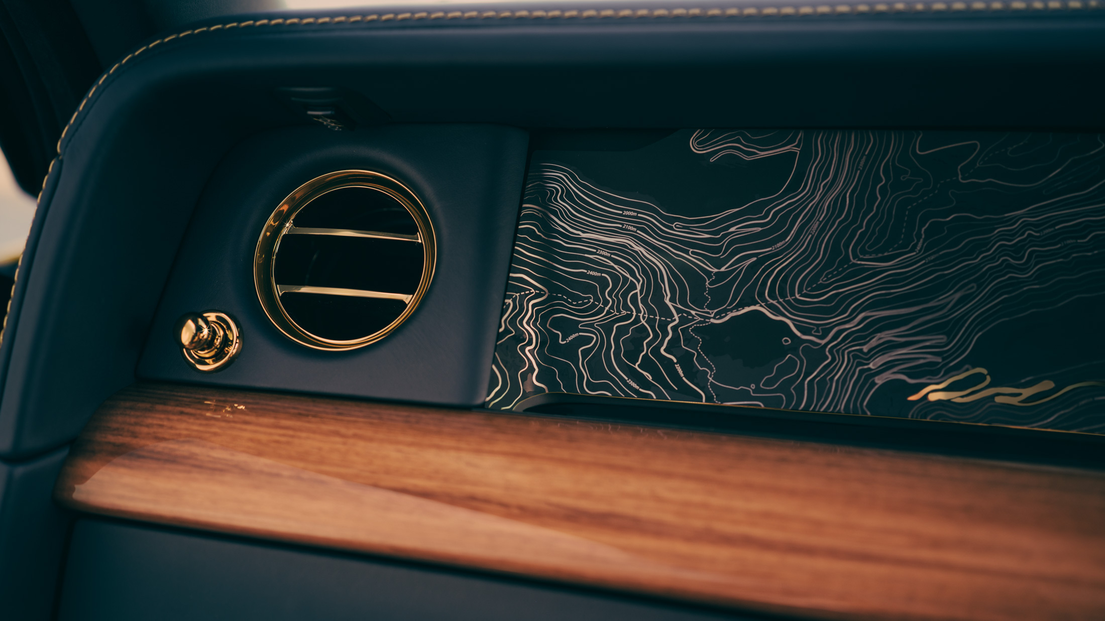 Rolls-Royce Phantom ‘Goldfinger’ (2024) – Interior