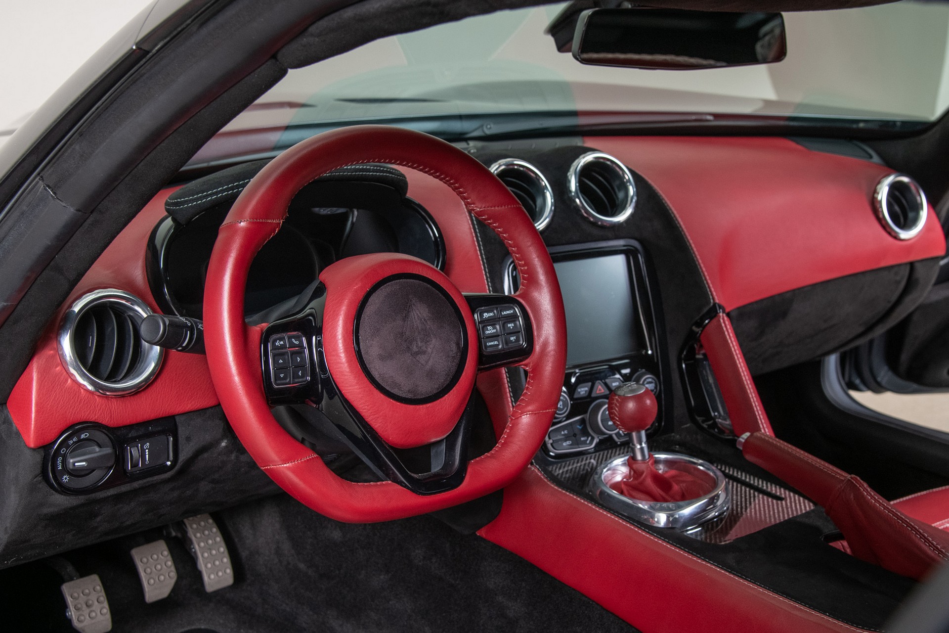VLF Force 1 V10 (2018) – Interior
