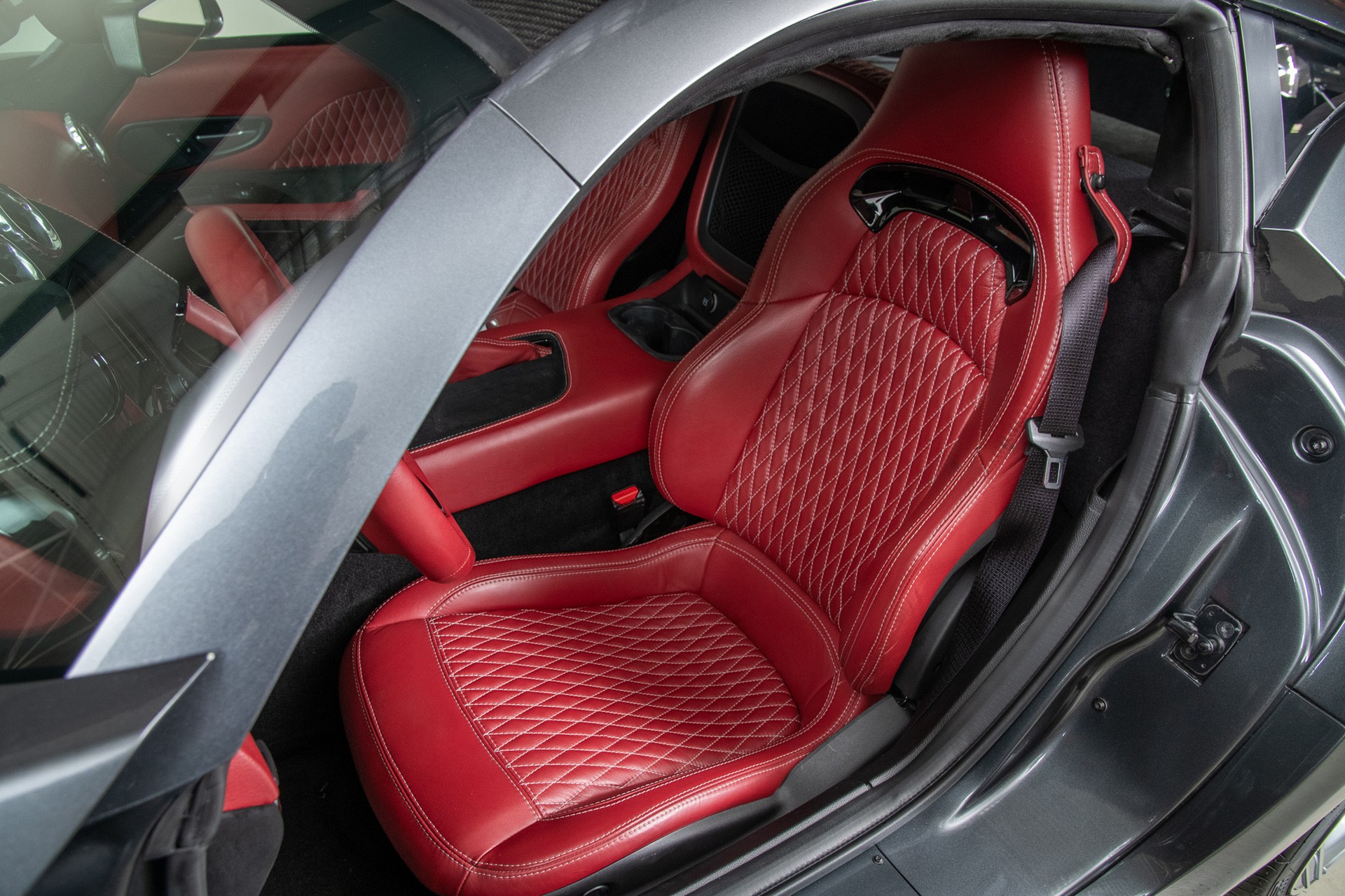 VLF Force 1 V10 (2018) – Interior