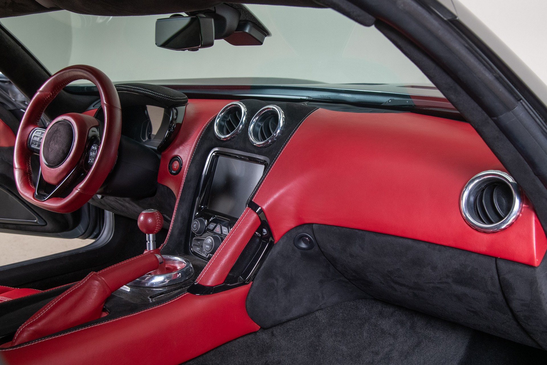 VLF Force 1 V10 (2018) – Interior