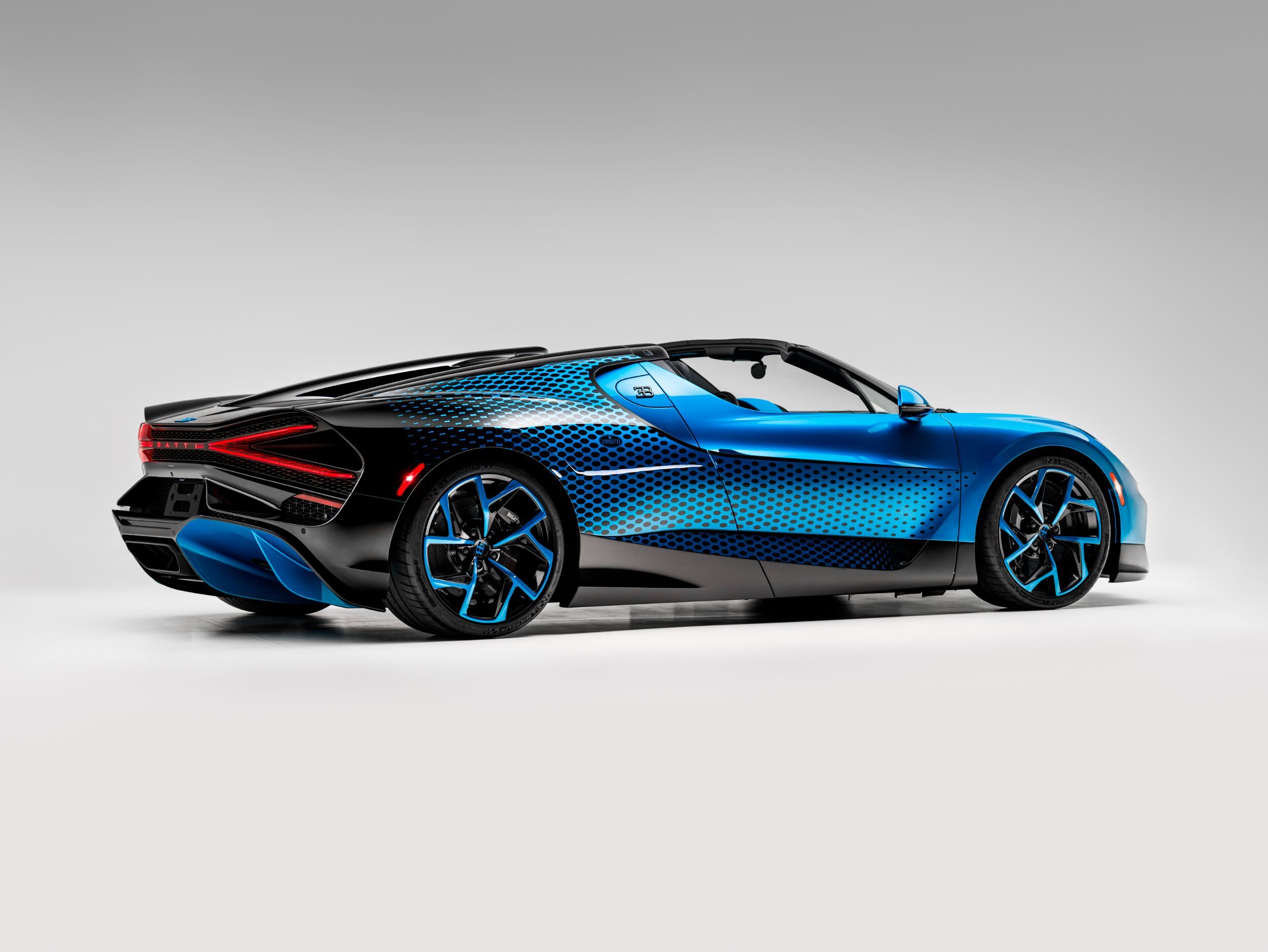 Bugatti W16 Mistral Fly Bug (2026 )