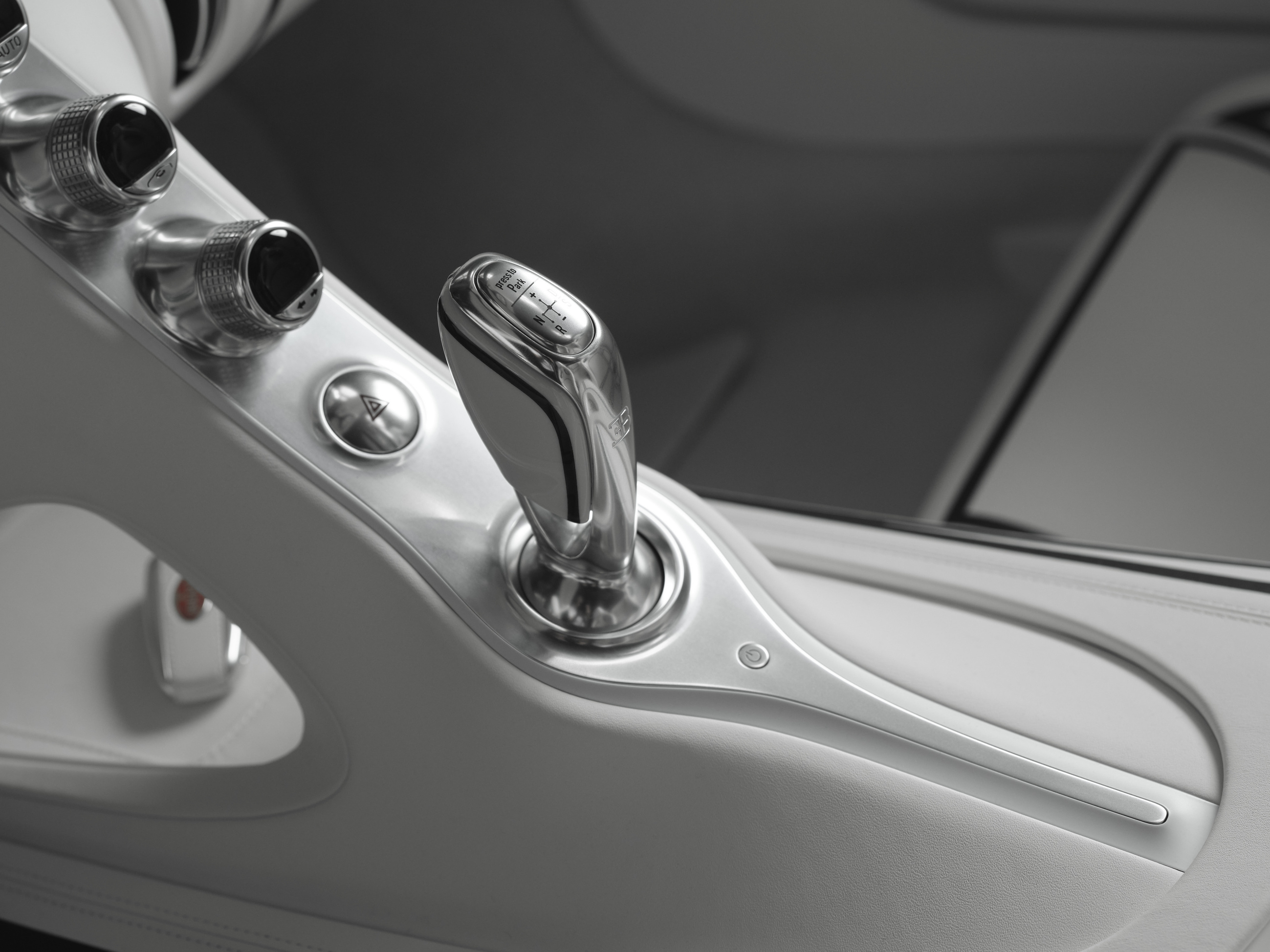 Bugatti W16 Mistral Blanc Éternel (2026)