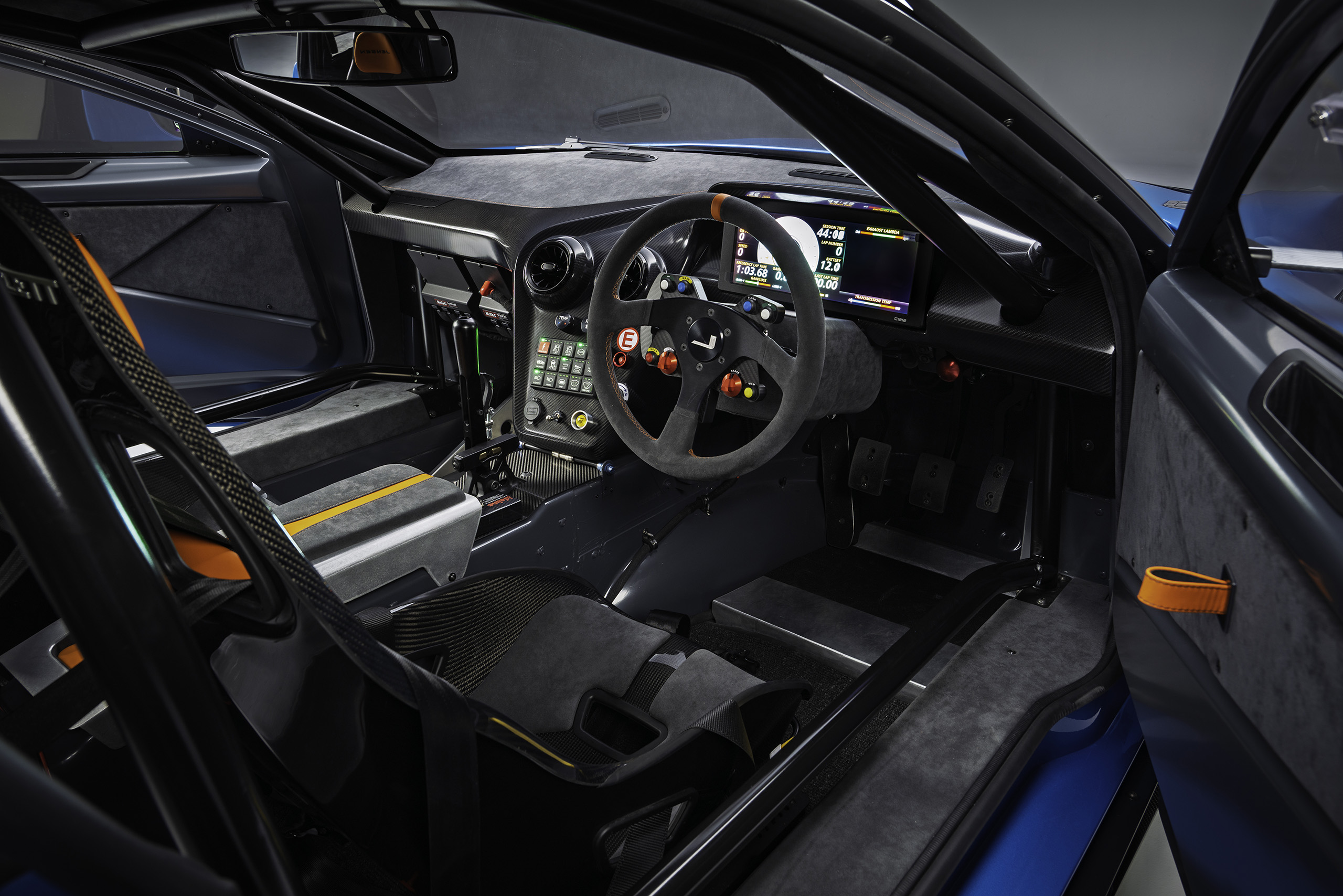 Jensen Interceptor GTX (2026) – Interior