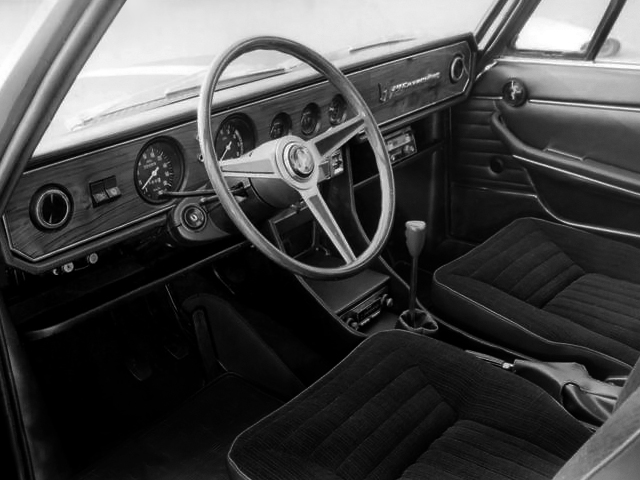 Fiat 125 Executive (Bertone), 1967 - Interior