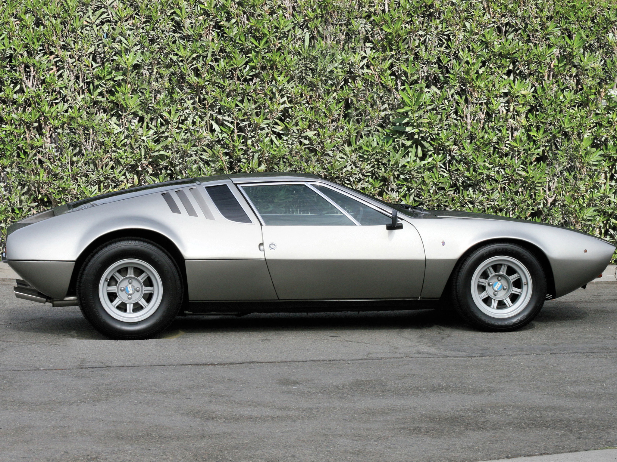 DeTomaso Mangusta (Ghia), 1967–71