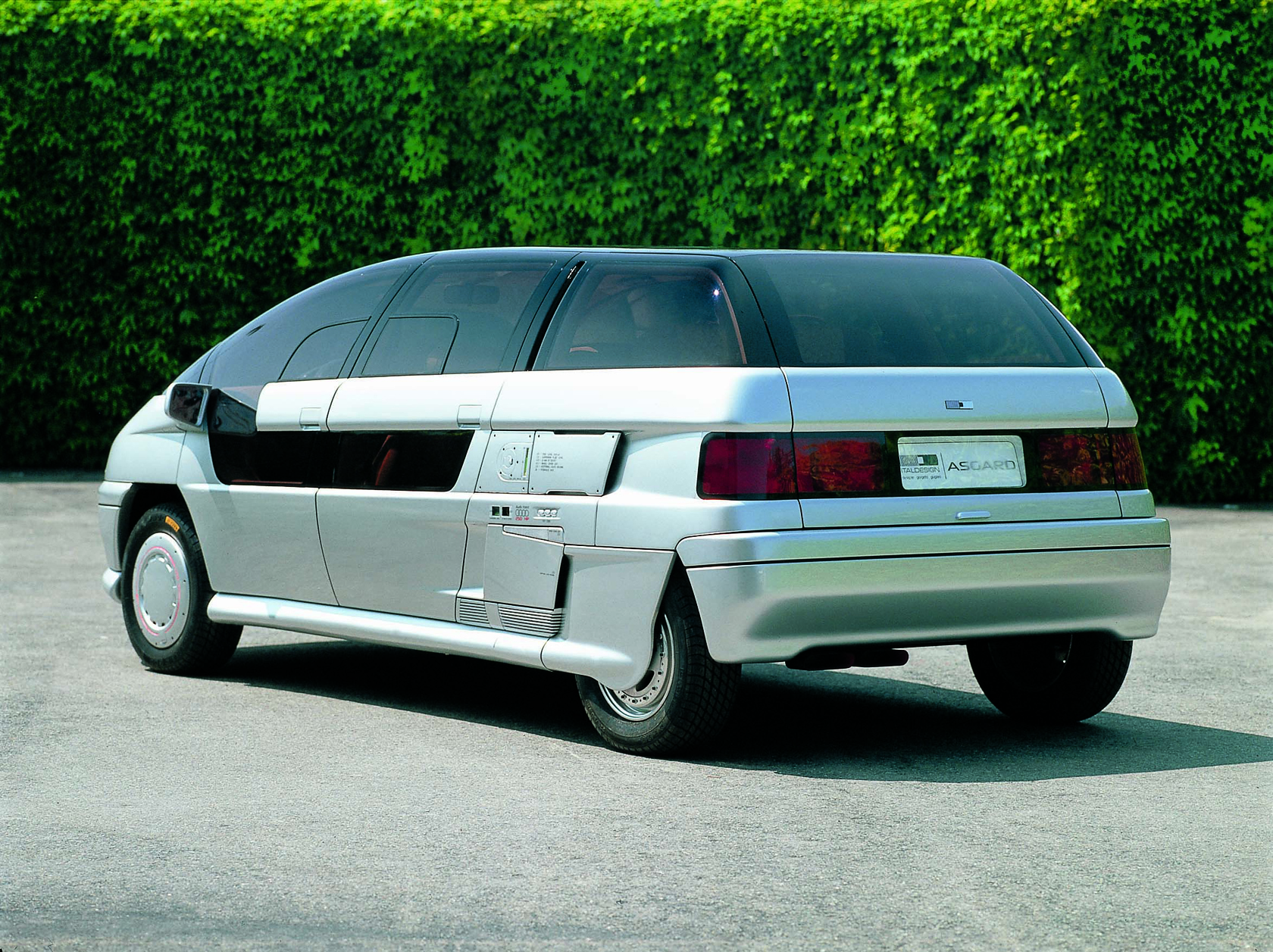 BMW Columbus 1992 РјРёРЅРёРІСЌРЅ