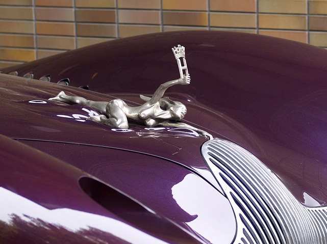 Colani Horch V16, 1996 – Mega-Roadster – Mascot