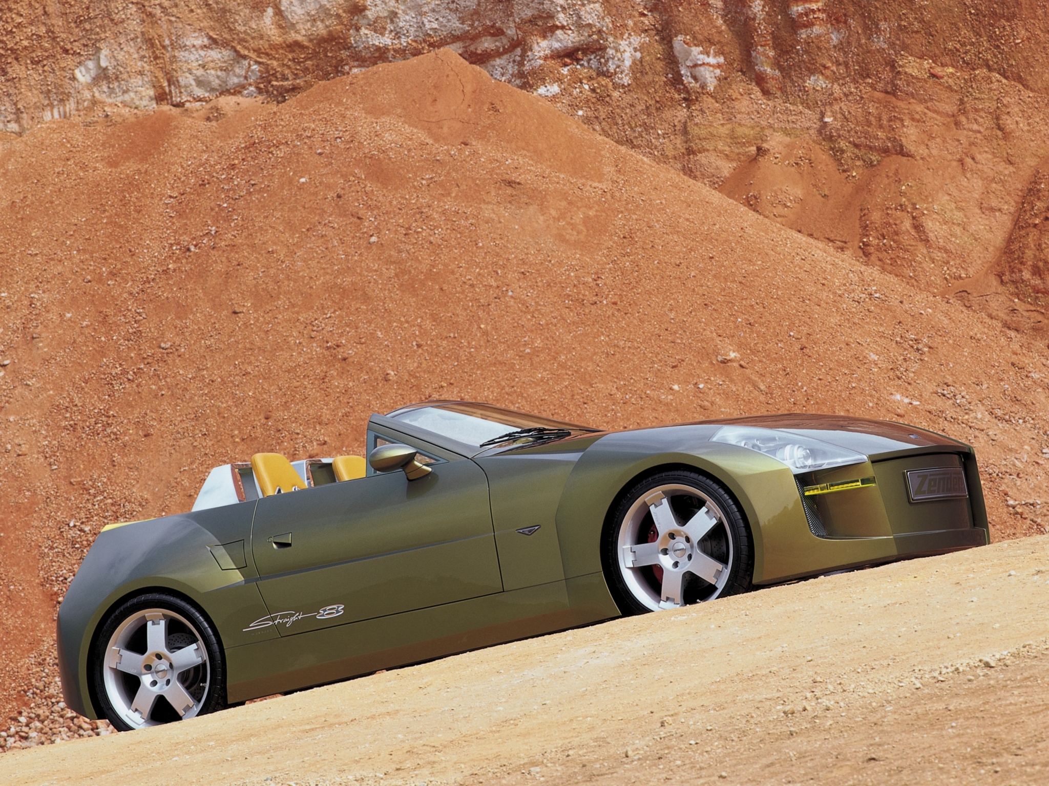 Zender Straight 8, 2001